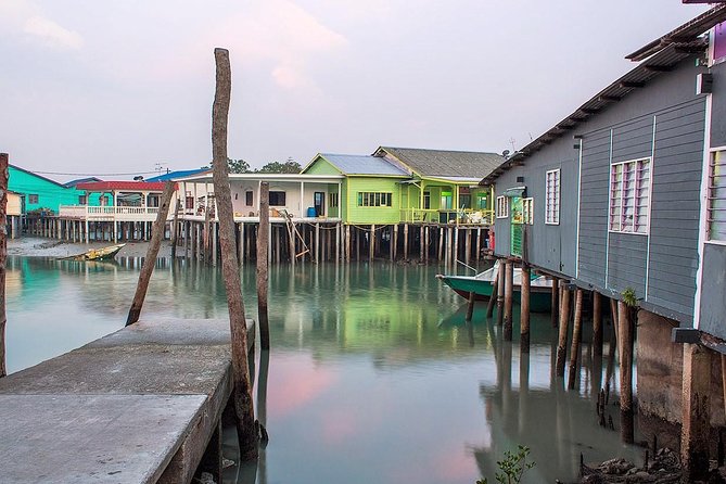 Private Tour: Crab Island Sightseeing Boat Ride and Seafood Lunch - Selangor King Palace and Thean Hou Temple: Quick Cultural Stops