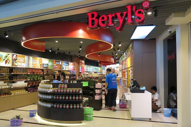 Putrajaya, Batu Caves And Kuala Lumpur Full-day City Tour - Quick shopping stops: timepieces and chocolate as scheduled breaks