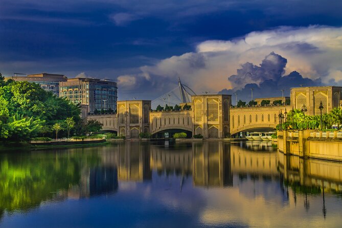 Putrajaya City Tour From Kuala Lumpur - What you’ll feel on this tour: pace, comfort, and friendly explanations