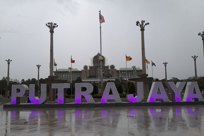 Putrajaya Tour From Kuala Lumpur - Seri Wawasan Bridge: the photo stop that explains the city