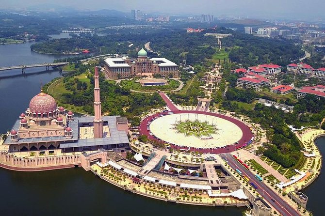 Putrajaya Tour with Traditional Boat Cruise & Pink Mosque (Private) - Putrajaya’s “intelligent city” vibe: why it’s worth a half day