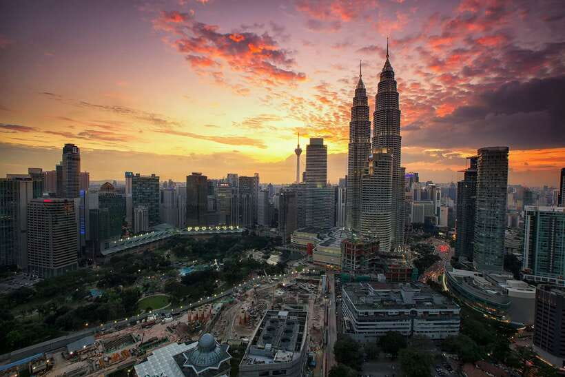 The Great Kuala Lumpur Tour with KL Tower Ticket & Lunch - Royal seat, war memorial, and the National Mosque