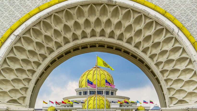 The Great Kuala Lumpur Tour with KL Tower Ticket & Lunch - Batu Caves and the 272 steps to Murugan’s viewpoint